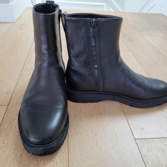 Vince. Holland Black Leather Boots, Size 6.5, NWOT - Picture 5 of 7